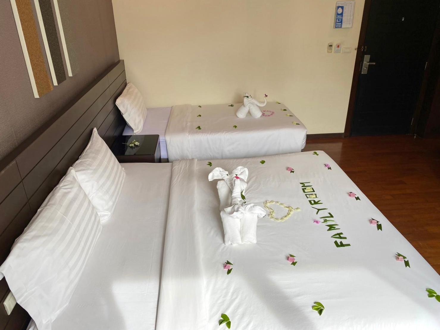 G1 Touch Blue Sky Hotel Kamala Beach Exterior photo